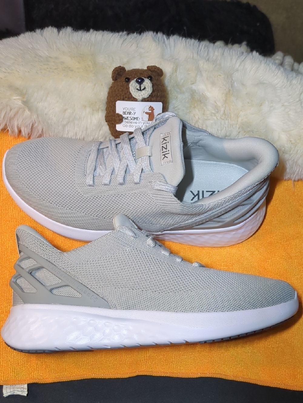 Kizik Unisex Light Gray Mesh Athletic Sneakers Men Size 8.5 Women's Size 10 $75